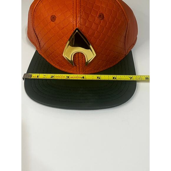 DC Comics NWT Bioworld Aquaman Snapback Orange + Green w/ Gold Logo - Picture 7 of 8